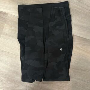 Lululemon base pace leggings size 4, 28” camo